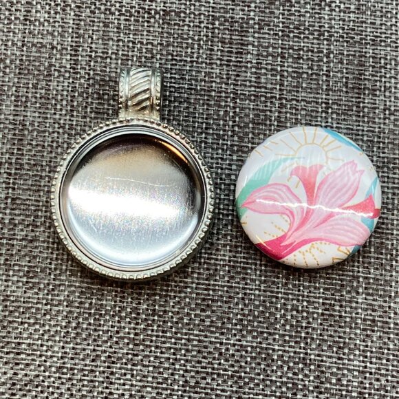 Magnabilities Interchangeable Pendant 1.25 In Round Silver Floral Pink Silver - Picture 4 of 6